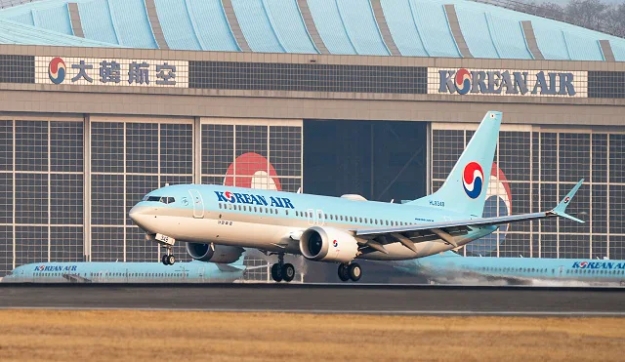 korean-airs-b737-8-landing-at-gimpo-seoul-airport